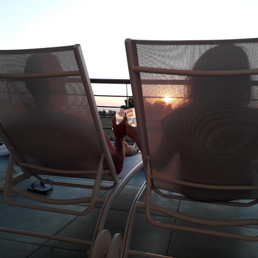 Garden's Sunset αvra Apartment *